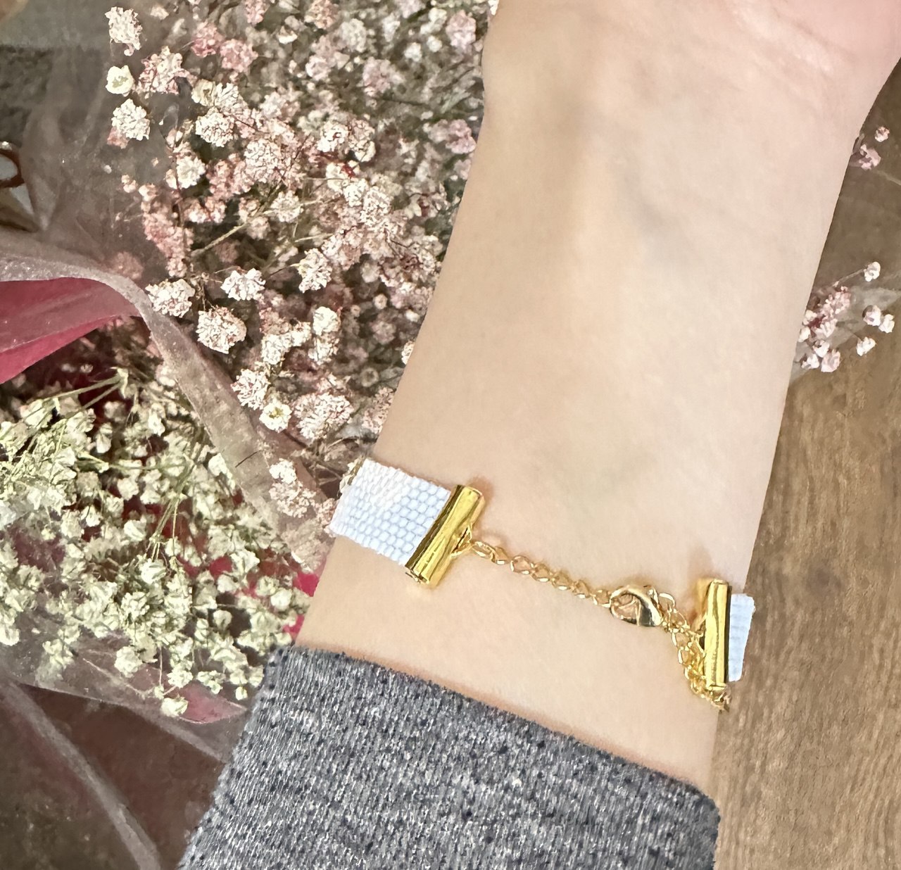 Miyuki Bracelet | Light Blue, white flower - Adjustable with golden clasp - 3