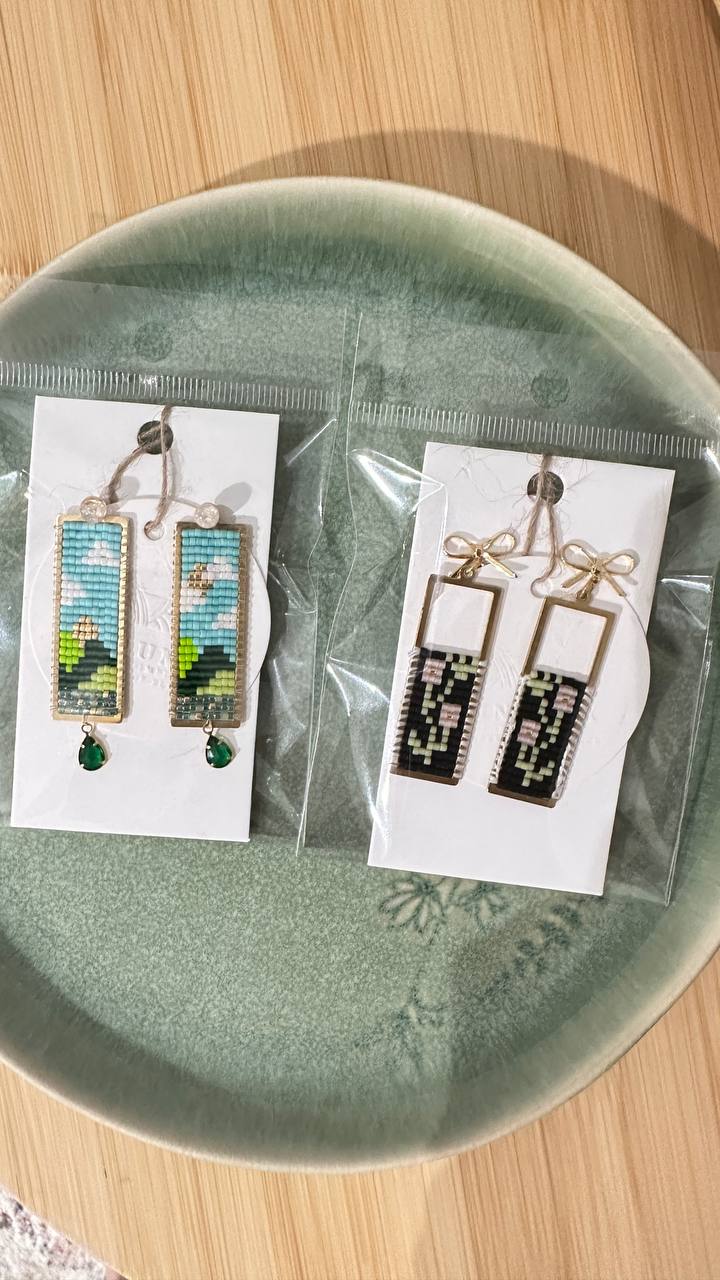 LUNUMIX - Earrings | Framed Hollow Tulip/ Dawn & Dust Green