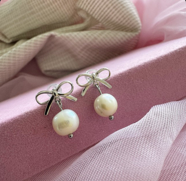 Bow & Pearl Earrings  - 3