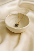 67b9ea7598f8a707689a5b69_20251210-1419-labradorite-necklace-elegance-remix-01kc4v4k49ep2sgsdqyabg6dw6_1765400254787.png