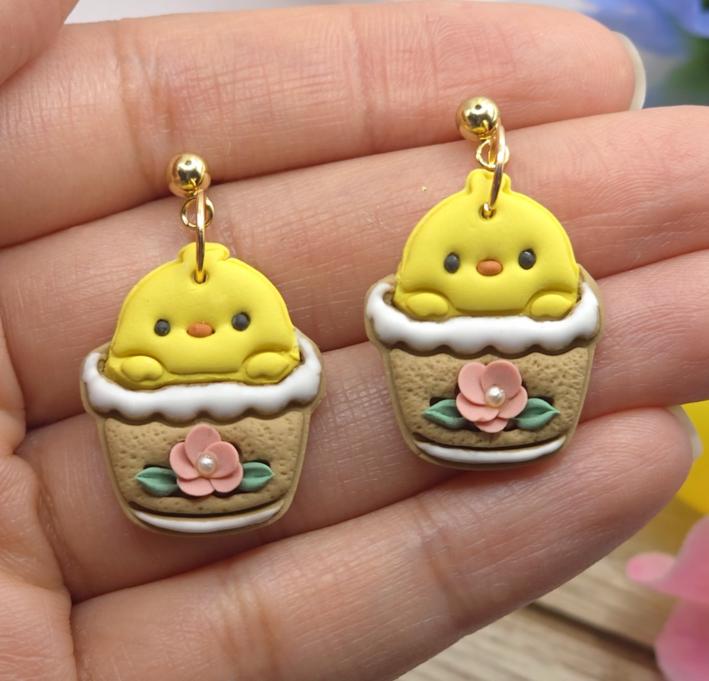 67b9ea7598f8a707689a5b69_babychickinpotdropearring4_1778732100662.png