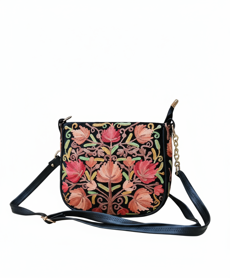 67b9ea7598f8a707689a5b69_curved-bag-black_1780540438468.png