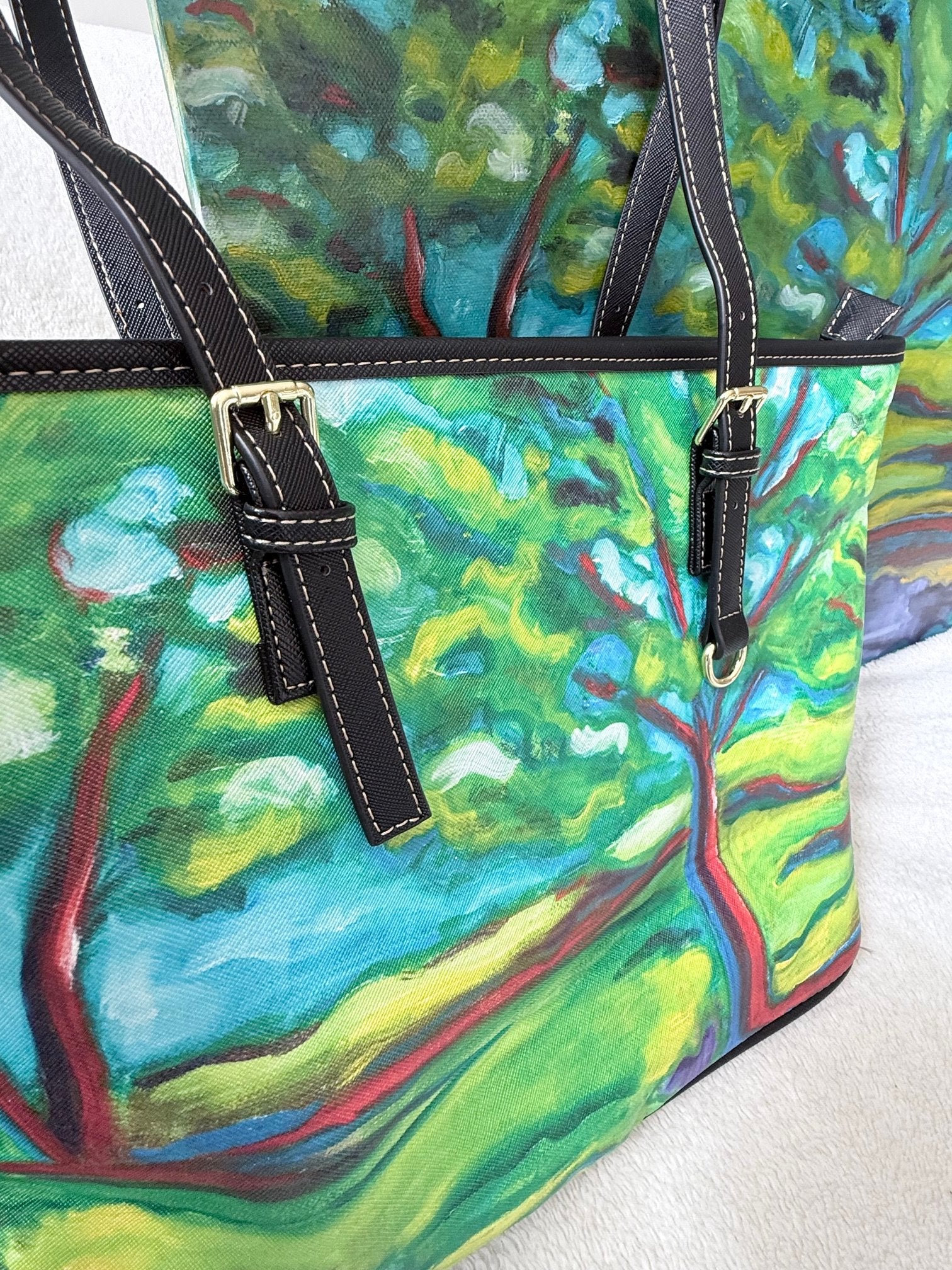67b9ea7598f8a707689a5b69_limelight-purse-5_1777837867563.jpeg