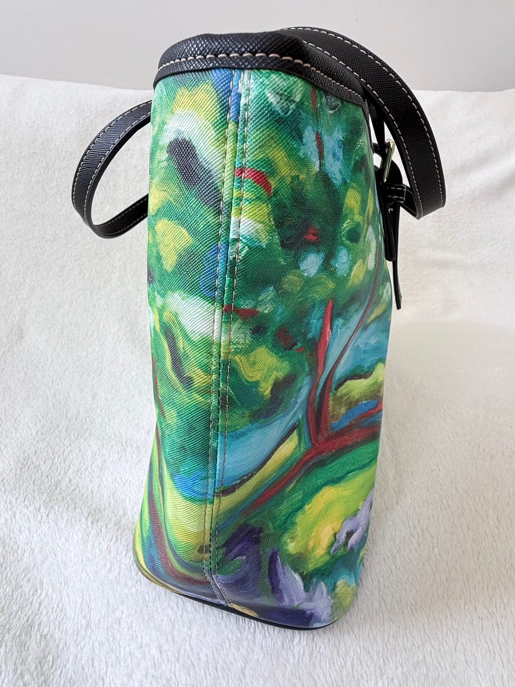 67b9ea7598f8a707689a5b69_limlight-purse-2_1777837867563.jpeg
