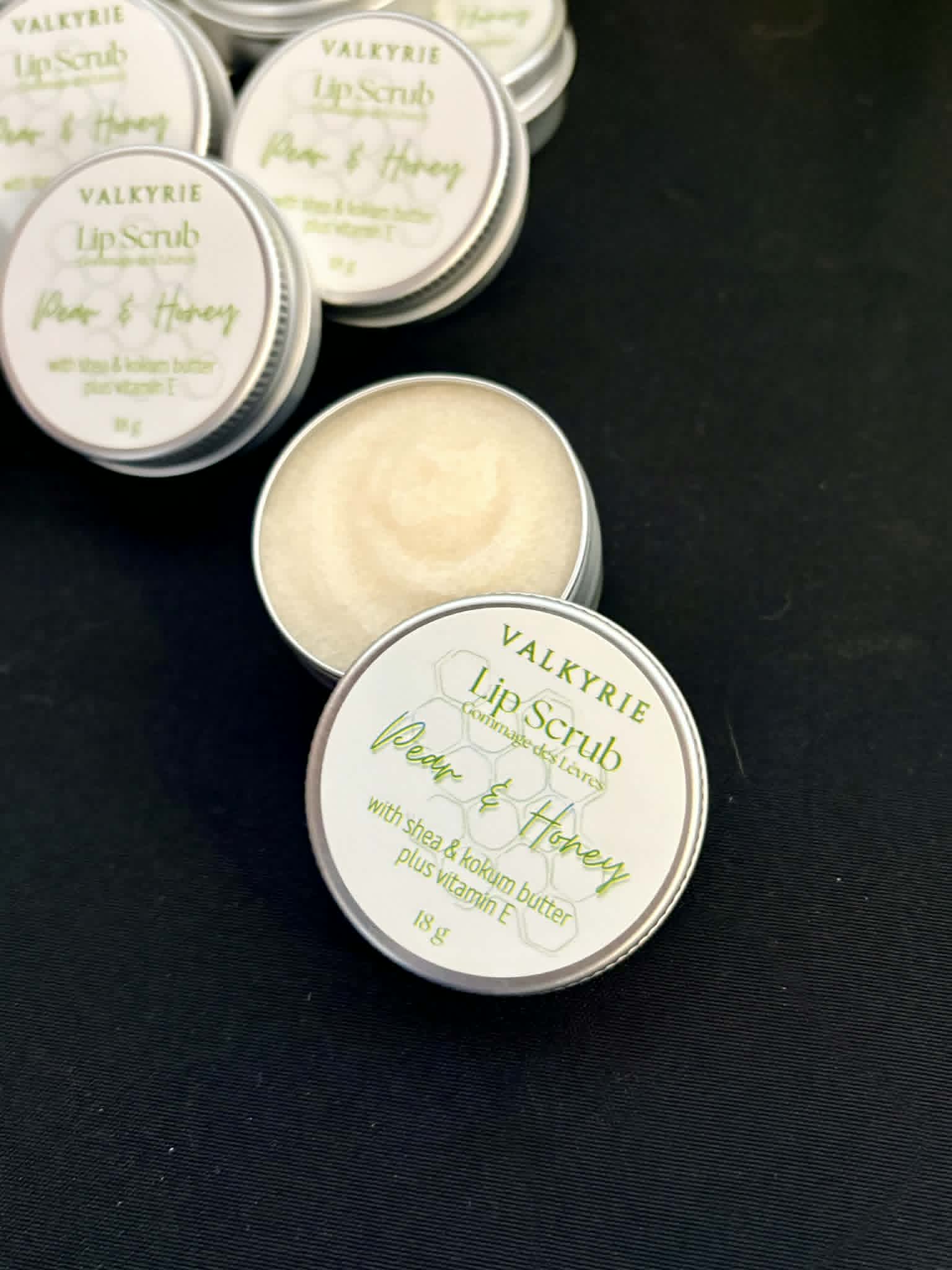 67b9ea7598f8a707689a5b69_lip-scrub-pear-honey-2_1775162495583.jpg