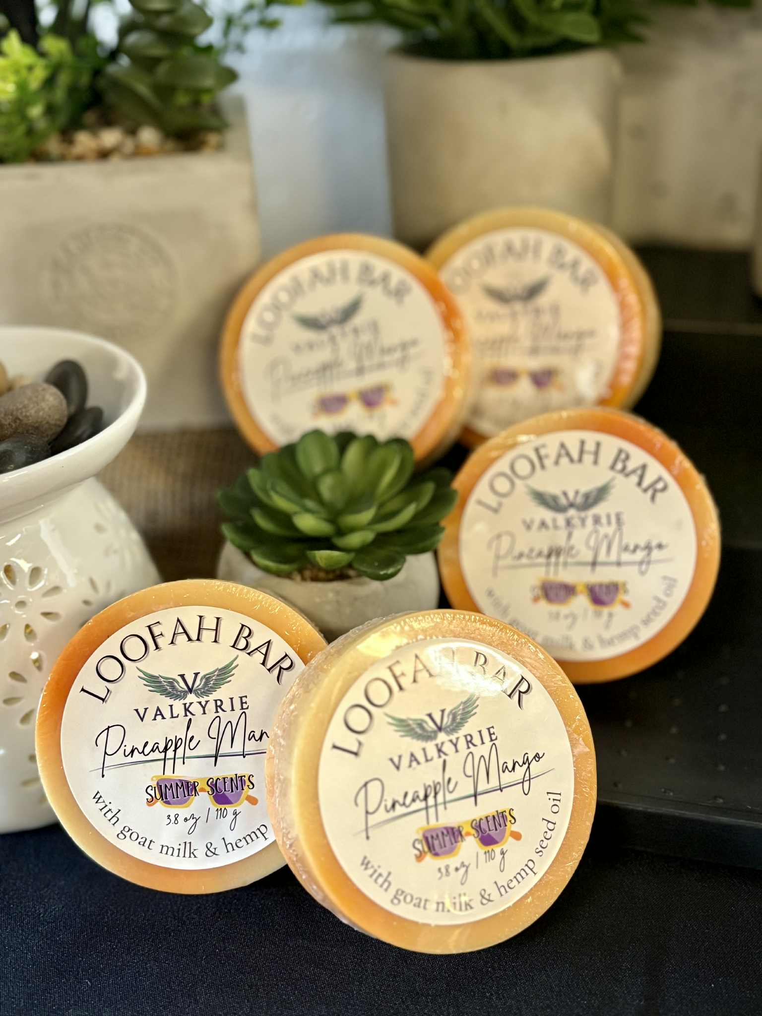 67b9ea7598f8a707689a5b69_loofah-soap-pineapple-mango-2_1775845810093.jpg