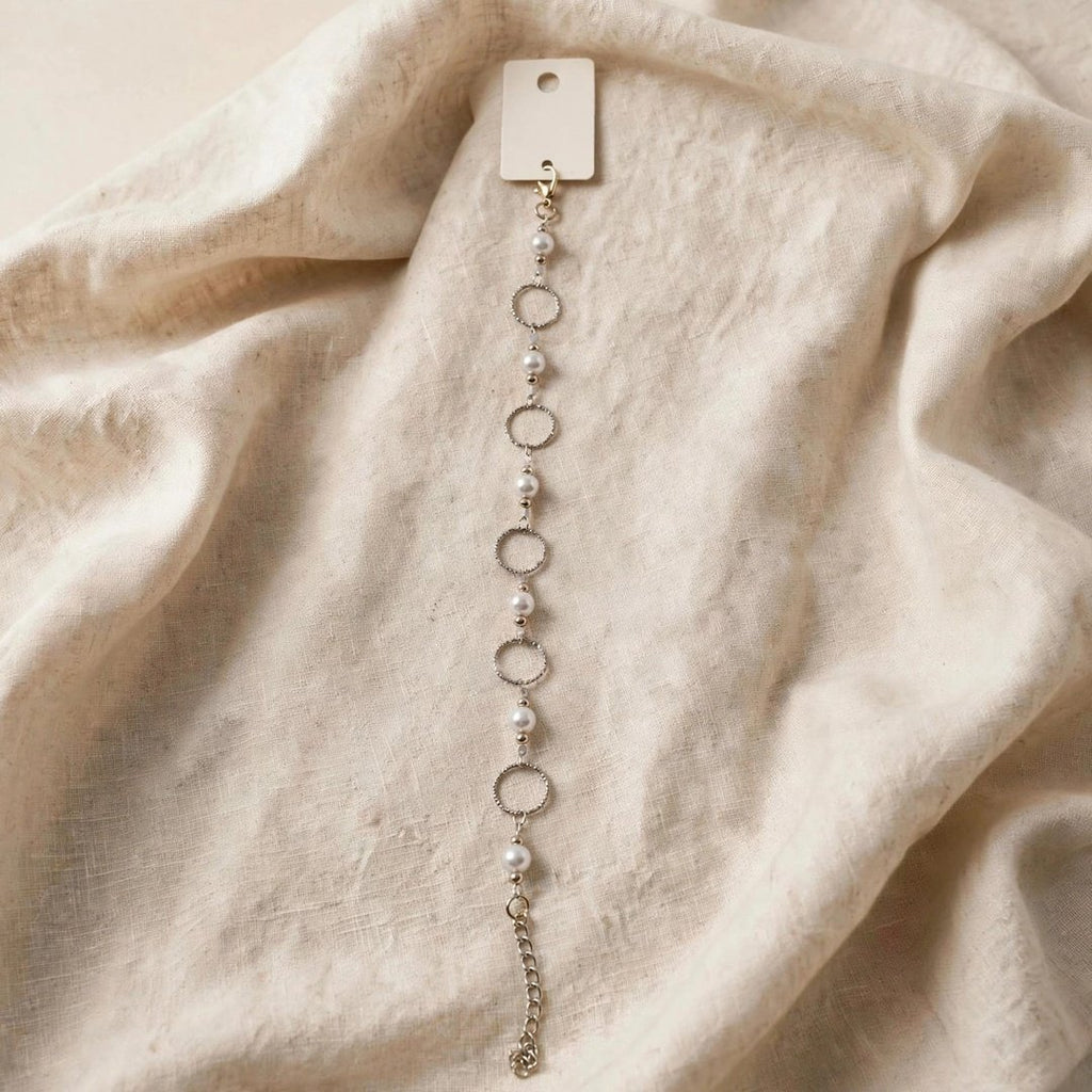 67b9ea7598f8a707689a5b69_silver-bracelet-linen-1080_1789259442248.jpg