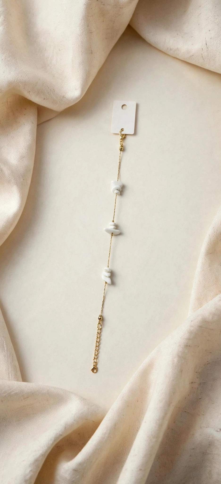 67b9ea7598f8a707689a5b69_white-chip-bracelet_1789231789695.jpeg